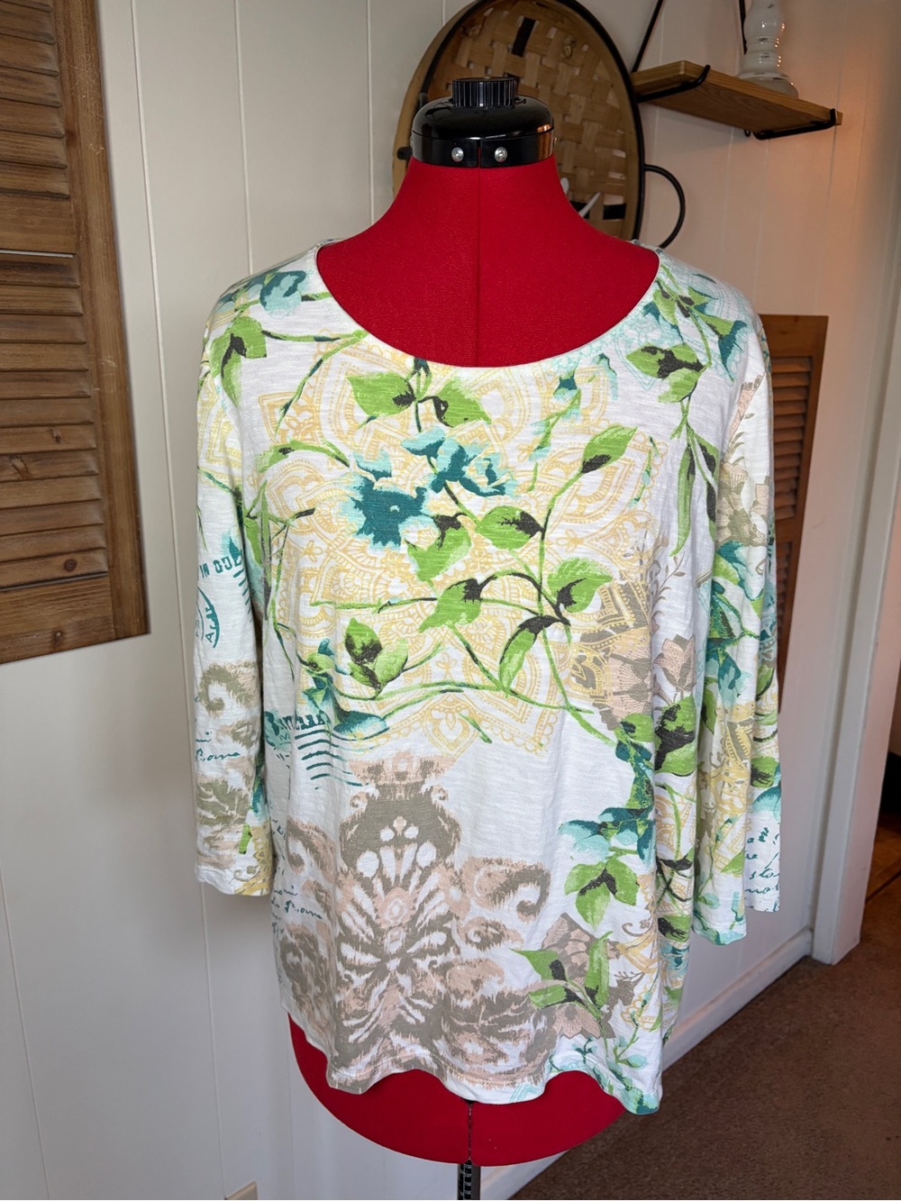 Chico's Floral Scoop Neck Long Sleeve Top in Cream, Green & Teal